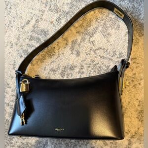 Verafied Gold Black Hobo